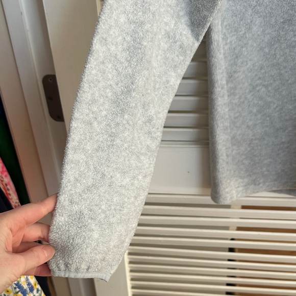 Columbia women’s 3/4 button Gray Sweatshirt - Picture 3 of 4